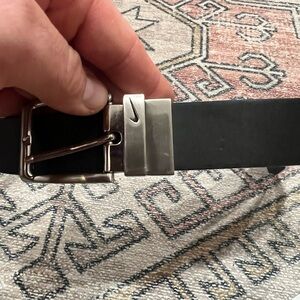 Nike Golf Reversible Black Belt with Silver Buckle Sz 38